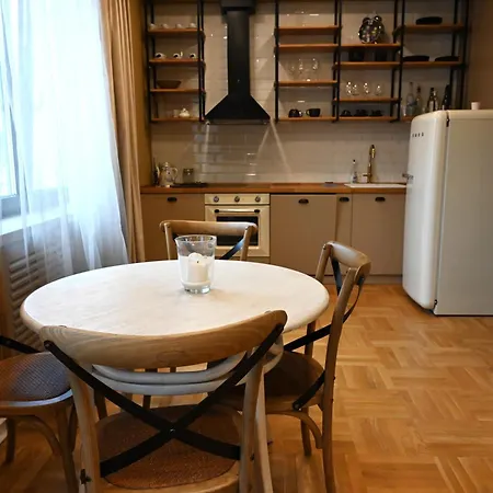 Saborna's Finest Sofía